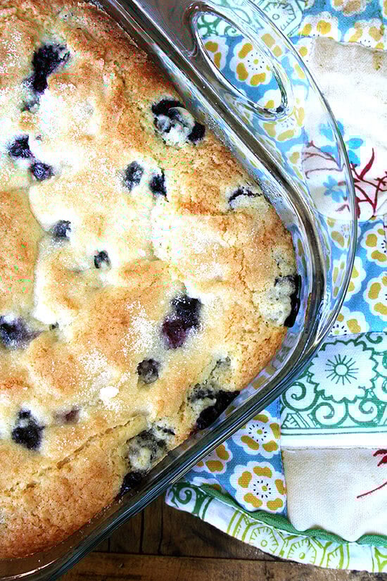 Cake with Anthropologie Oven Mitt... fave new kitchen accessory Cake with Anthropologie Oven Mitt... fave new kitchen accessory