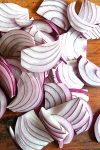 sliced onion