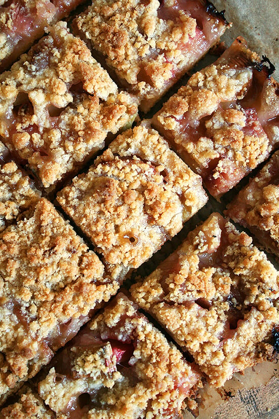 rhubarb buckle