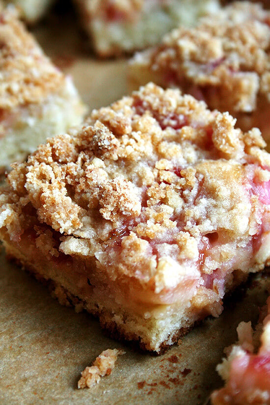 rhubarb buckle