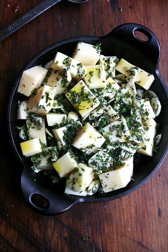 cubed fontina, herbs, olive oil, garlic & salt cubed fontina, herbs, olive oil, garlic & salt